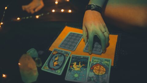 See Into the Future With Phone Tarot Reading Services
